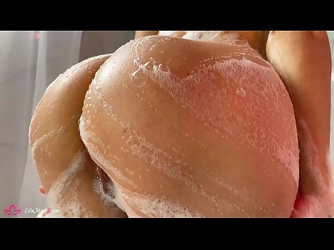 ❤️ Bruneta masturbuje kundu vibrátorem až k intenzivnímu orgasmu ve sprše ❤️ Tvrdé porno u nás
